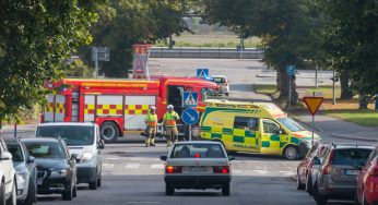 Bil krockade med älg på E4 i Upplands Väsby