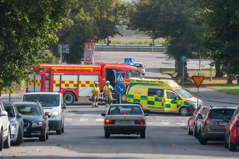 Bil krockade med älg på E4 i Upplands Väsby